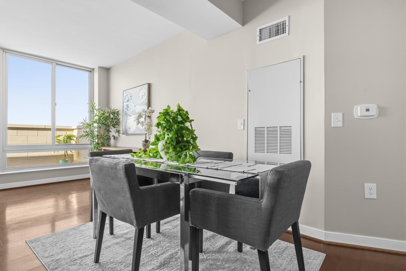 Washington, District of Columbia, 20001, United States, 2 Bedrooms Bedrooms, ,1 BathroomBathrooms,Residential,For Sale,2049845