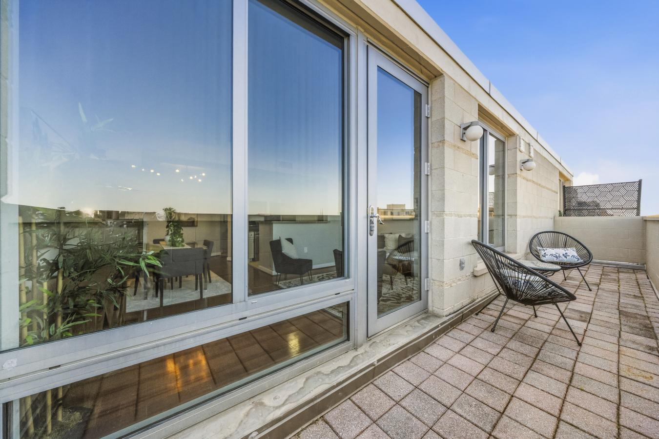 Washington, District of Columbia, 20001, United States, 2 Bedrooms Bedrooms, ,1 BathroomBathrooms,Residential,For Sale,2049845