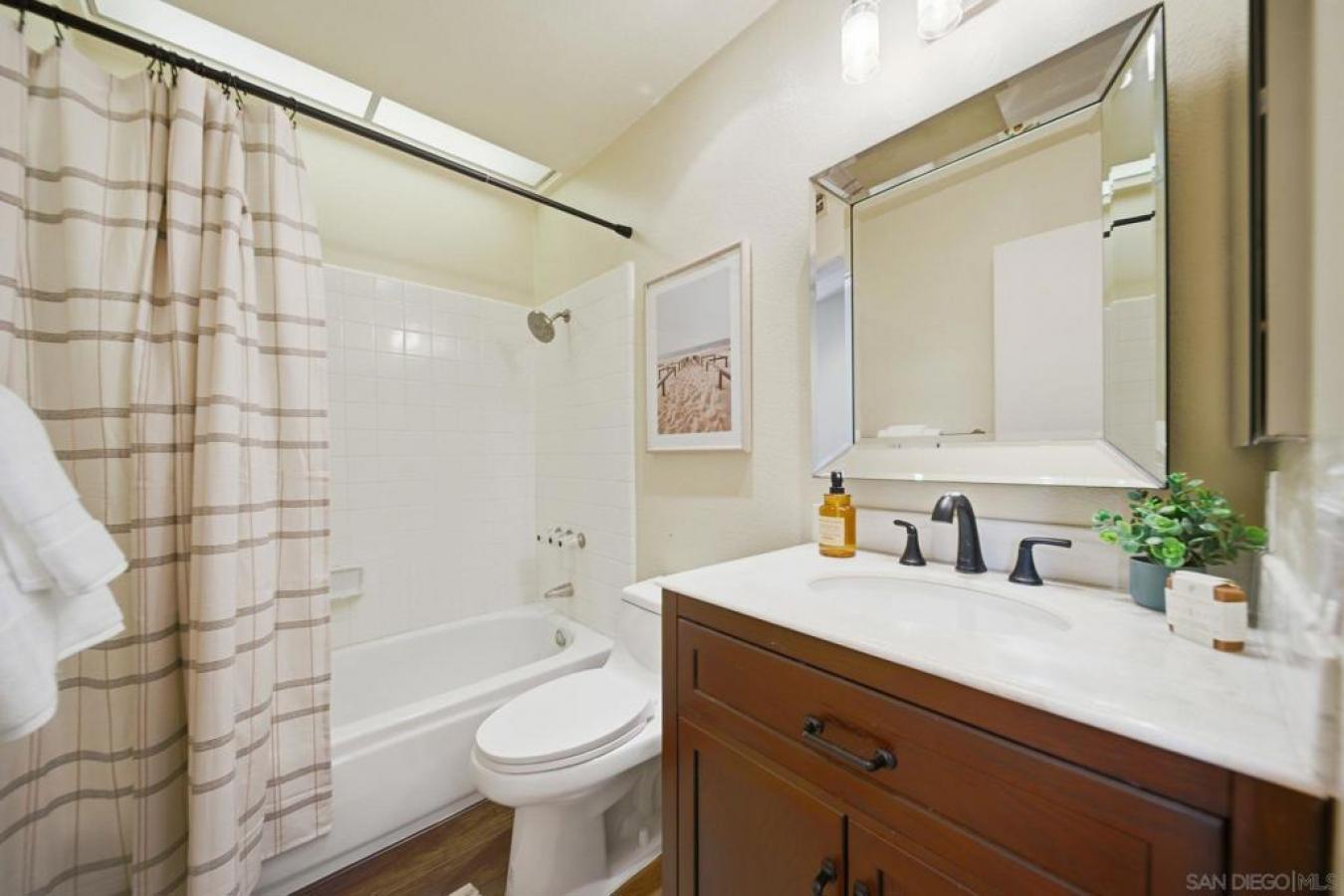 San Diego, San Diego, 92122, United States, 3 Bedrooms Bedrooms, ,3 BathroomsBathrooms,Residential,For Sale,2049841