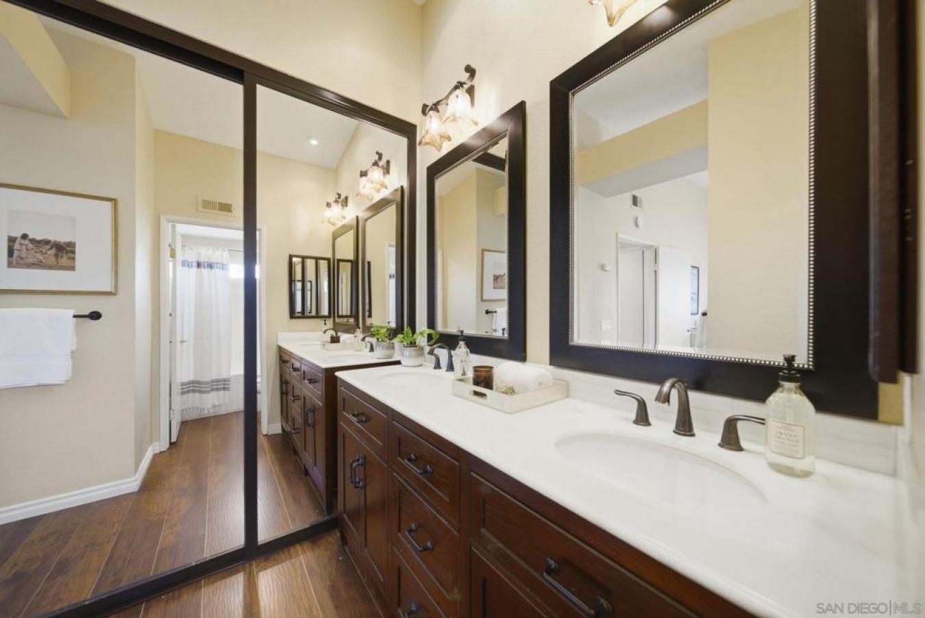 San Diego, San Diego, 92122, United States, 3 Bedrooms Bedrooms, ,3 BathroomsBathrooms,Residential,For Sale,2049841