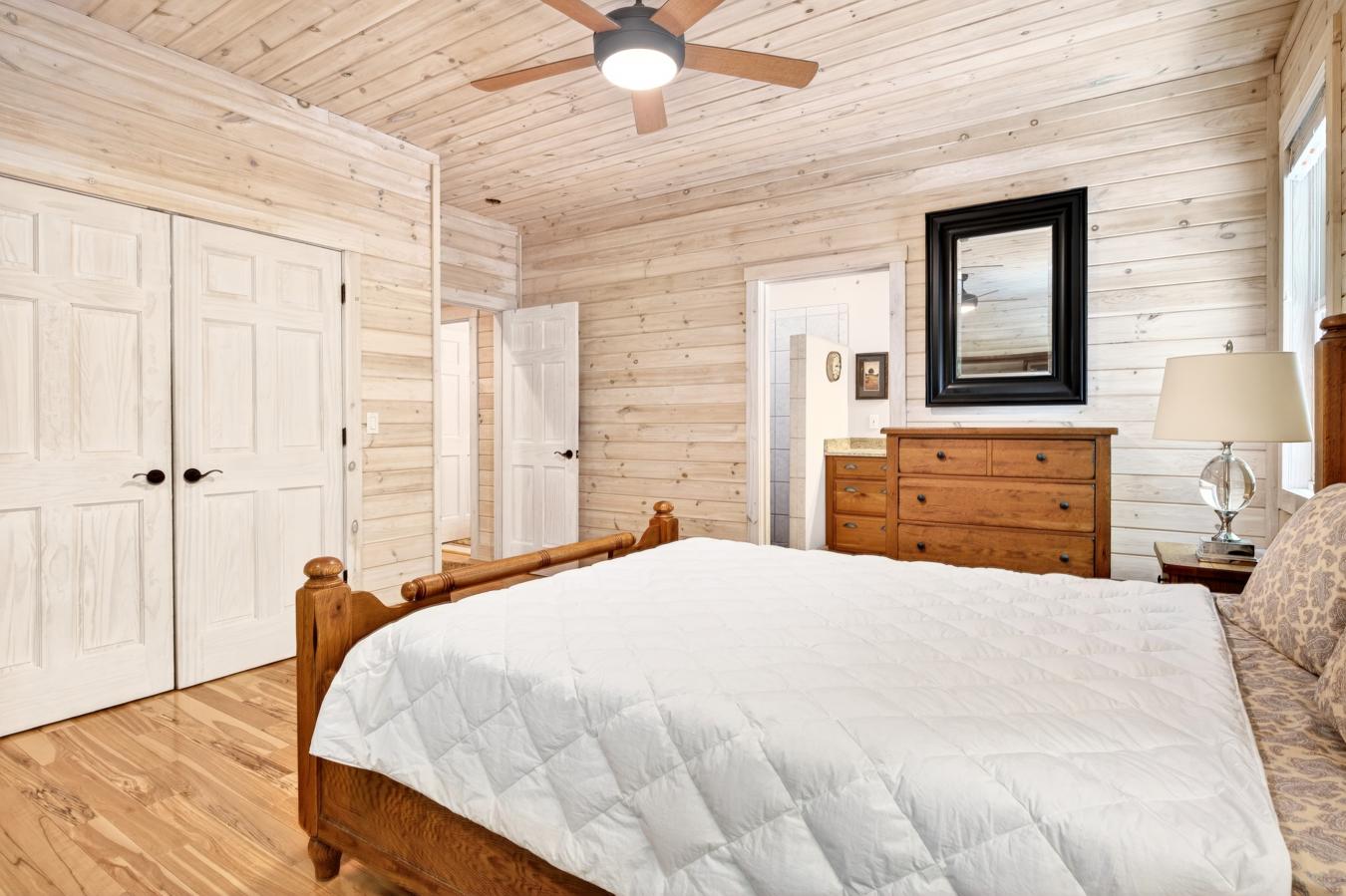 Mars Hill, North Carolina, 28754, United States, 4 Bedrooms Bedrooms, ,5 BathroomsBathrooms,Residential,For Sale,2049840