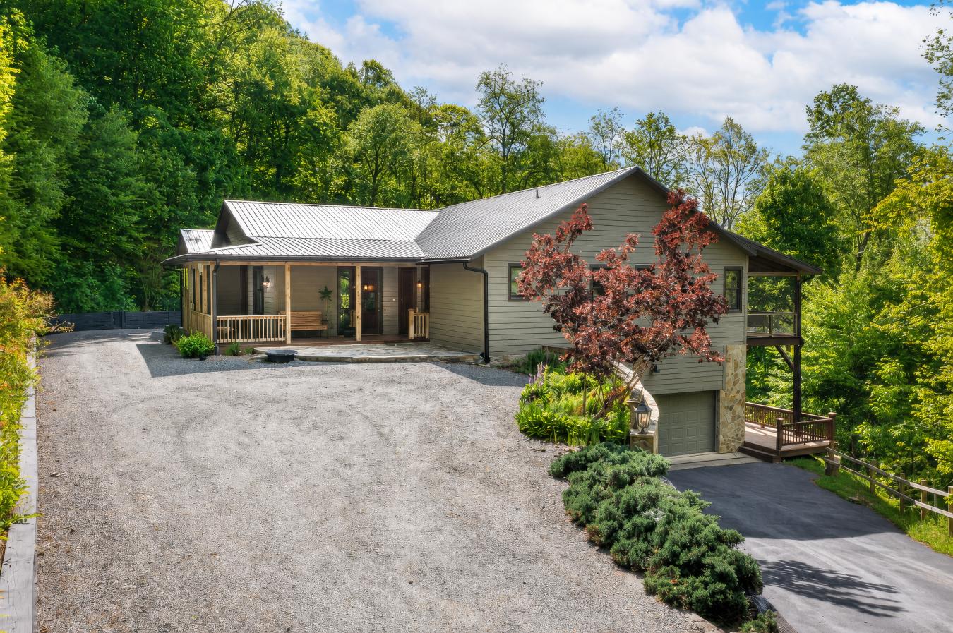 Mars Hill, North Carolina, 28754, United States, 4 Bedrooms Bedrooms, ,5 BathroomsBathrooms,Residential,For Sale,2049840