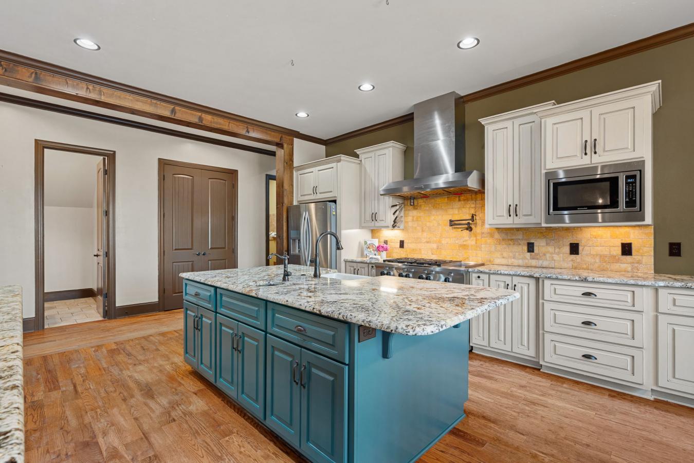 Catawba, Catawba, 28609, United States, 3 Bedrooms Bedrooms, ,5 BathroomsBathrooms,Residential,For Sale,2049838