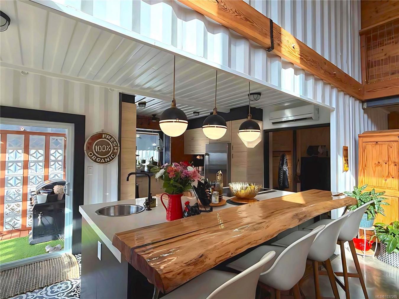 Youbou, Cowichan Valley Regional District, V0R 3E1, Canada, 6 Bedrooms Bedrooms, ,5 BathroomsBathrooms,Residential,For Sale,2049830