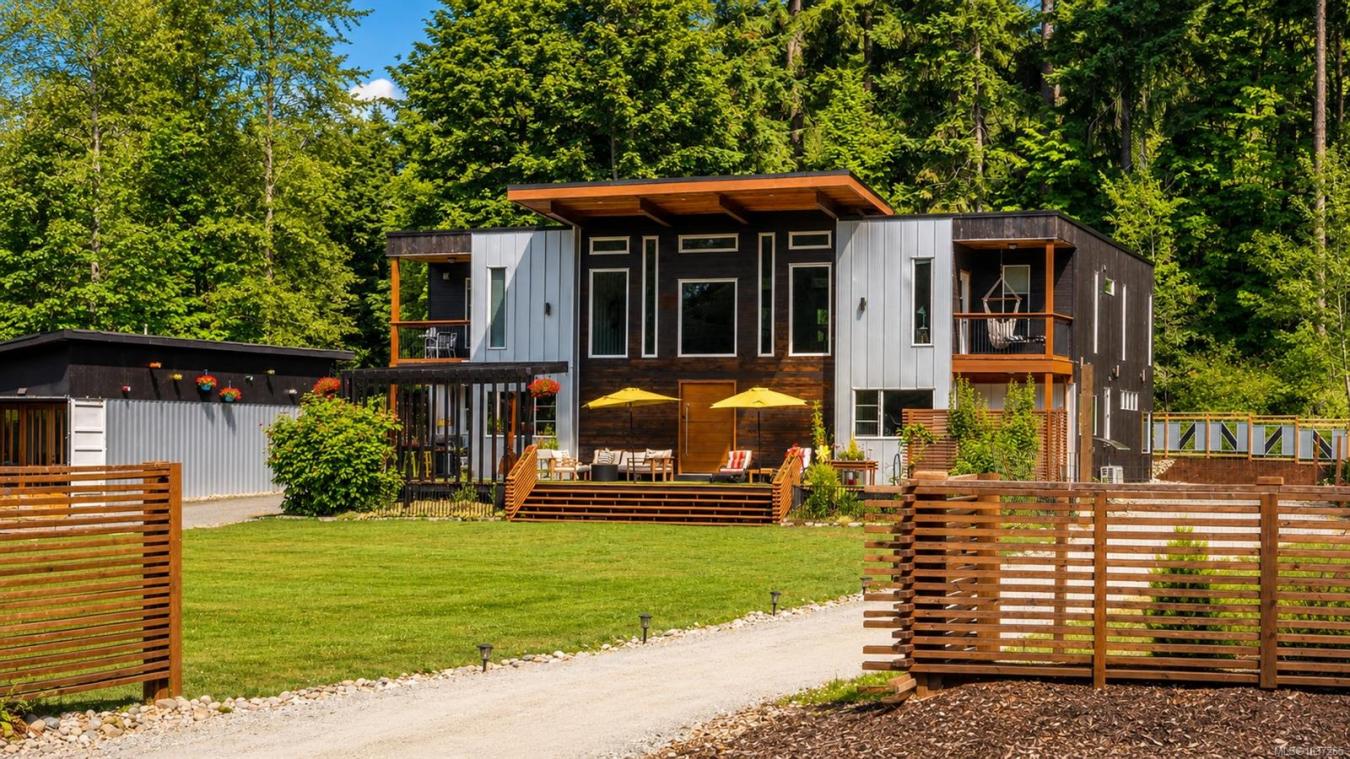 Youbou, Cowichan Valley Regional District, V0R 3E1, Canada, 6 Bedrooms Bedrooms, ,5 BathroomsBathrooms,Residential,For Sale,2049830
