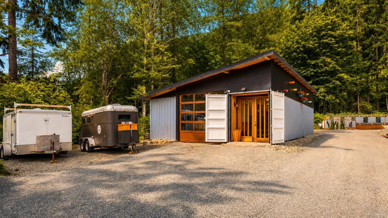 Youbou, Cowichan Valley Regional District, V0R 3E1, Canada, 6 Bedrooms Bedrooms, ,5 BathroomsBathrooms,Residential,For Sale,2049830