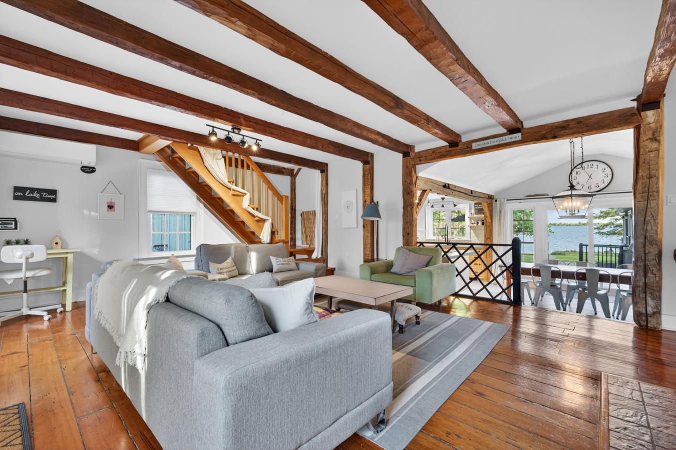 Bath, Lennox & Addington, K0H 1G0, Canada, 7 Bedrooms Bedrooms, ,4 BathroomsBathrooms,Residential,For Sale,2049828