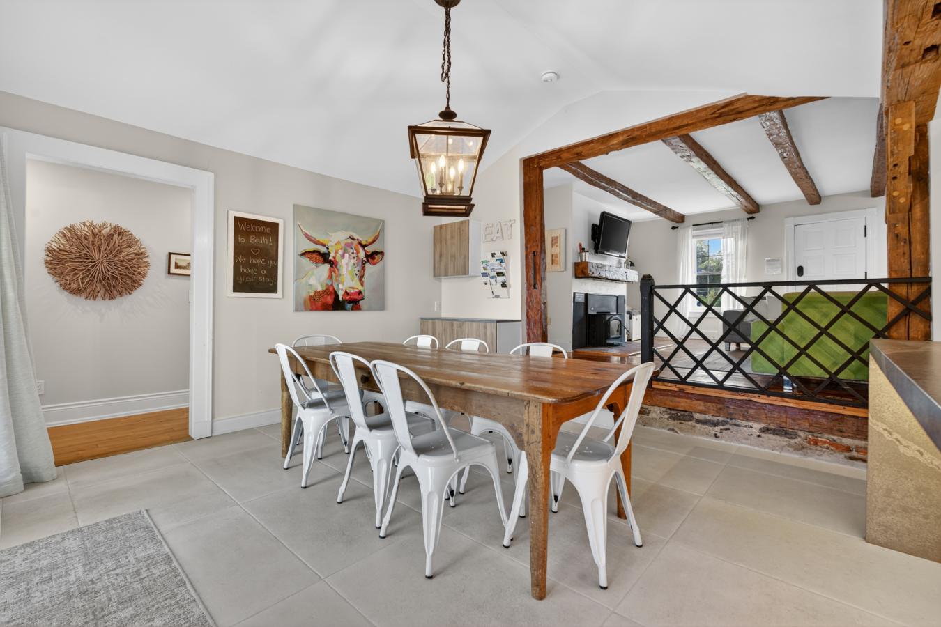 Bath, Lennox & Addington, K0H 1G0, Canada, 7 Bedrooms Bedrooms, ,4 BathroomsBathrooms,Residential,For Sale,2049828