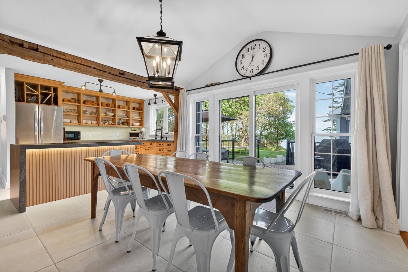 Bath, Lennox & Addington, K0H 1G0, Canada, 7 Bedrooms Bedrooms, ,4 BathroomsBathrooms,Residential,For Sale,2049828
