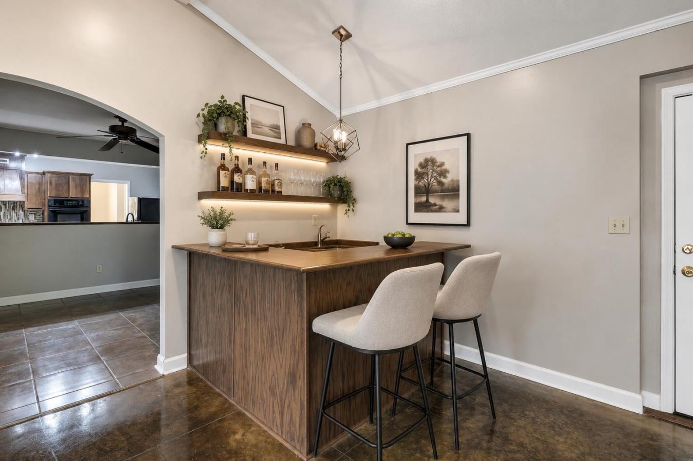 Tucked within the established beauty of East Memphis sought-after Pidg – image 14