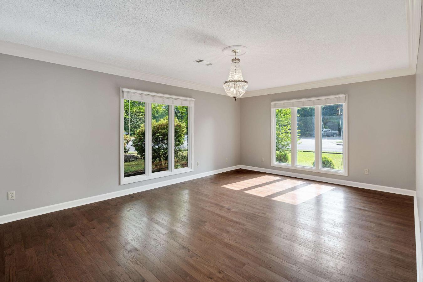 Tucked within the established beauty of East Memphis sought-after Pidg – image 4