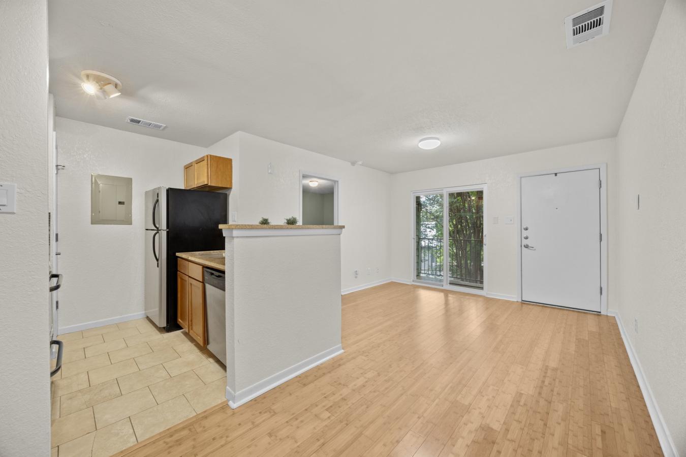 Live in the heart of South Austins vibrant energy in this beautifully – image 9