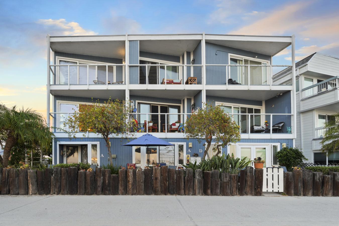 San Diego, San Diego, 92109, United States, 3 Bedrooms Bedrooms, ,2 BathroomsBathrooms,Residential,For Sale,2049821