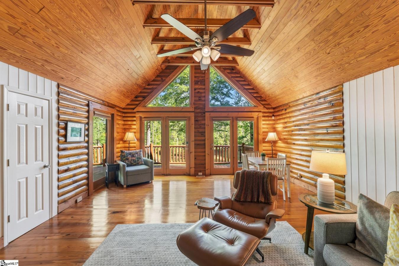 Tucked away in the peaceful mountains of Travelers Rest, this stunning – image 14