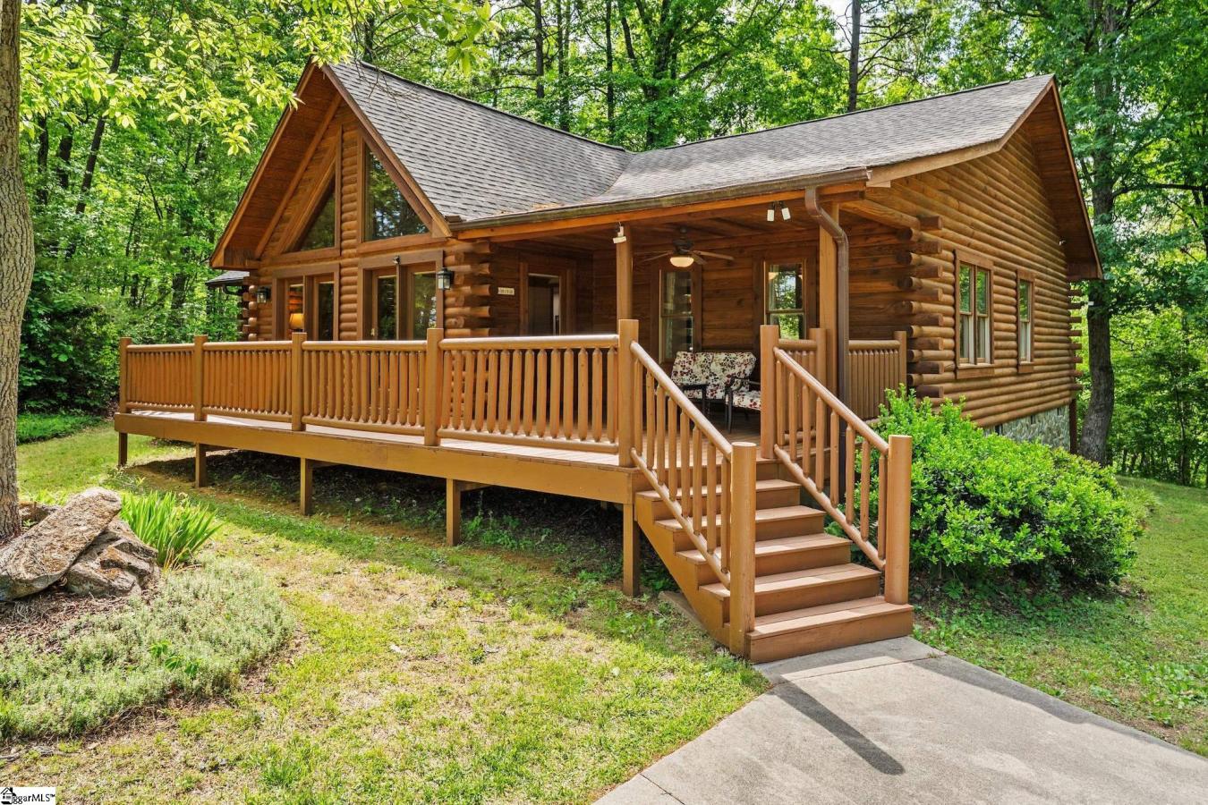 Tucked away in the peaceful mountains of Travelers Rest, this stunning – image 2
