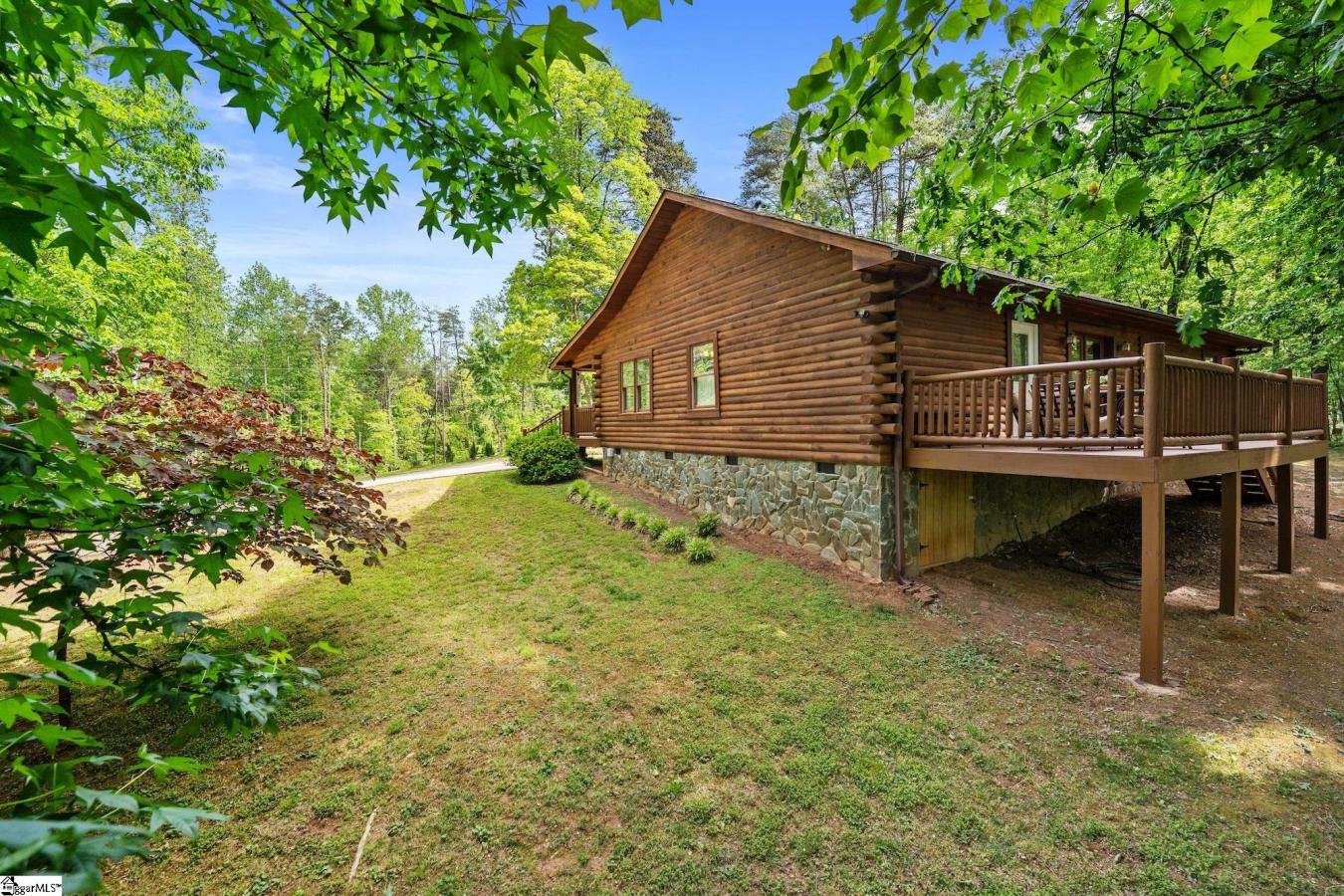 Tucked away in the peaceful mountains of Travelers Rest, this stunning – image 7