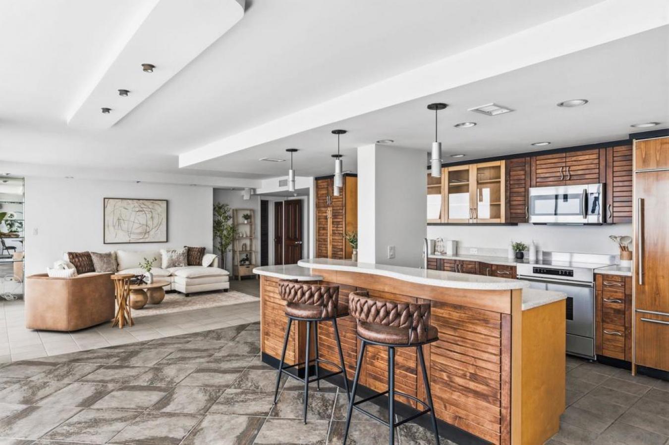 Coronado, San Diego, 92118, United States, 2 Bedrooms Bedrooms, ,2 BathroomsBathrooms,Residential,For Sale,2049814