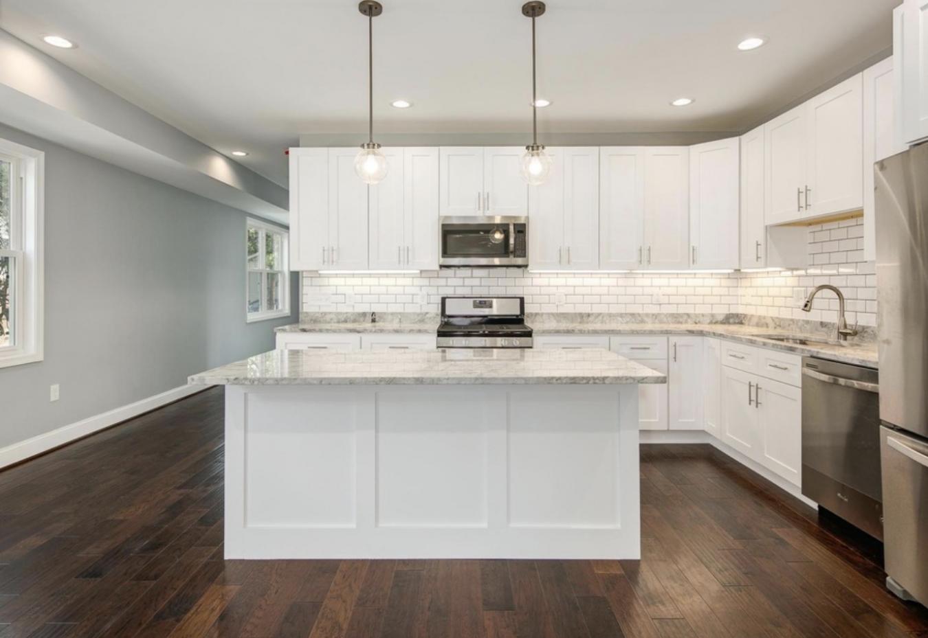 Arlington, Virginia, 22207, United States, 2 Bedrooms Bedrooms, ,3 BathroomsBathrooms,Residential,For Sale,2049808
