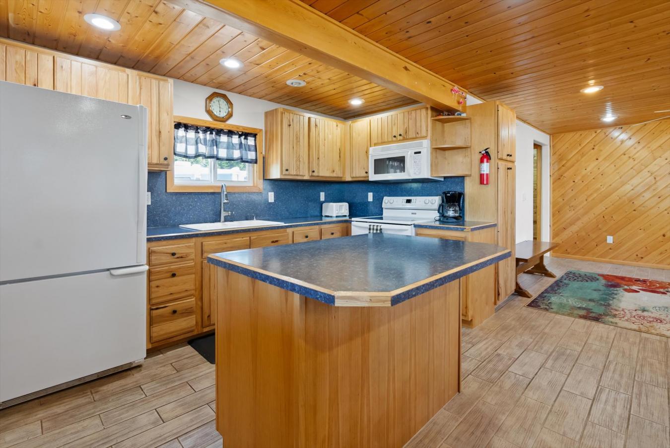 Polson, Lake, 59860, United States, 3 Bedrooms Bedrooms, ,2 BathroomsBathrooms,Residential,For Sale,2049804