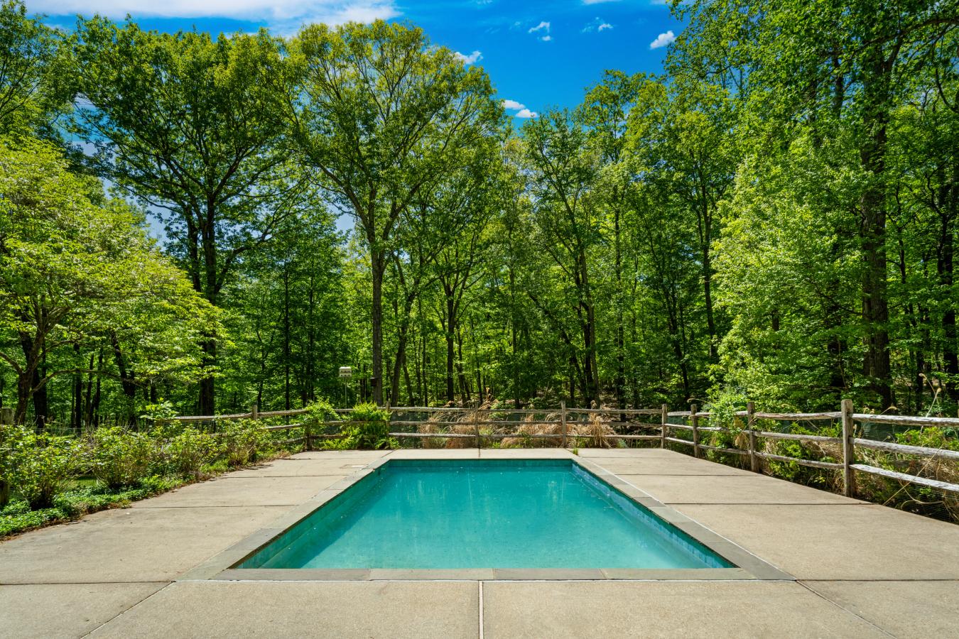 Weston, Connecticut, 06883, United States, 3 Bedrooms Bedrooms, ,2 BathroomsBathrooms,Residential,For Sale,2049801