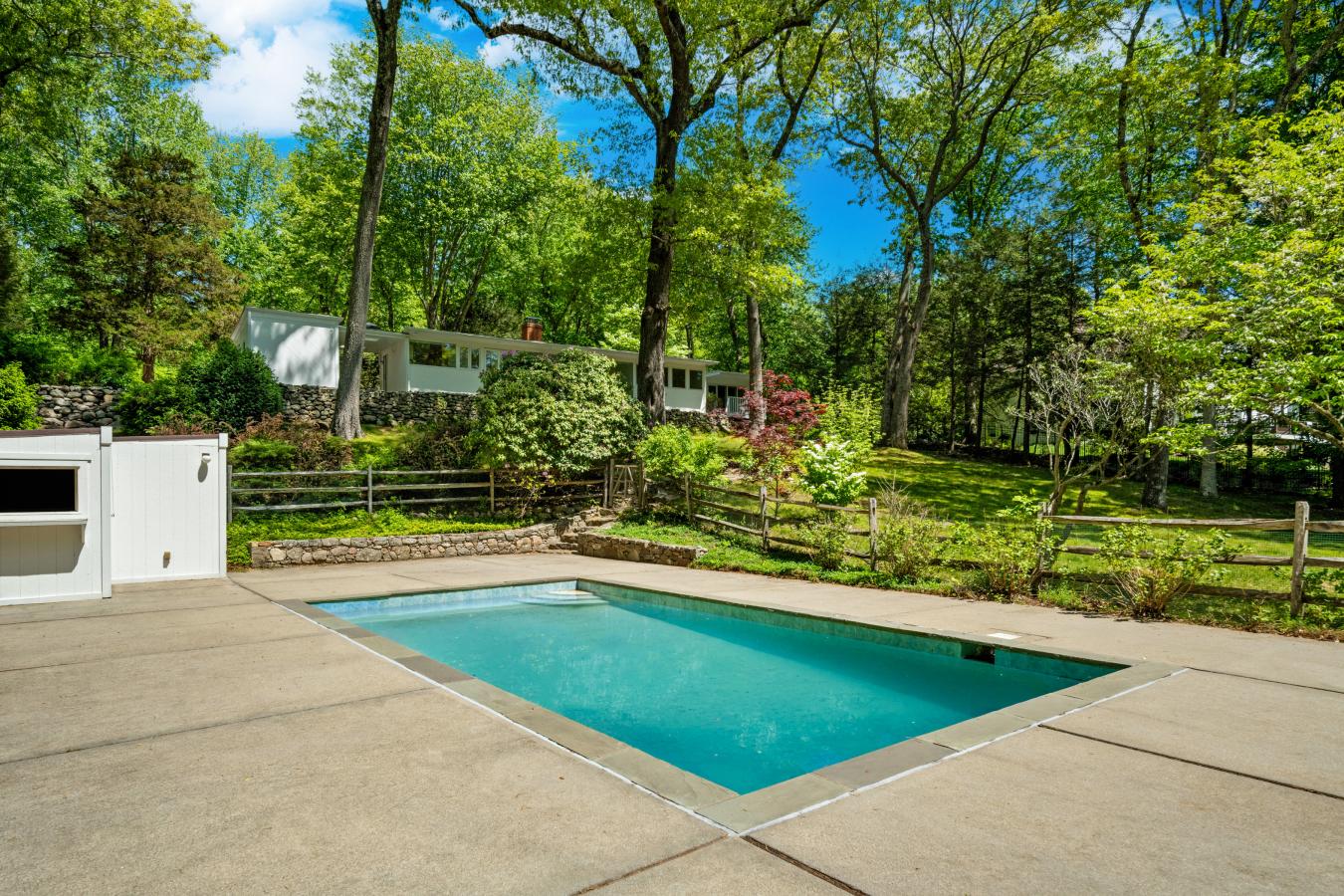 Weston, Connecticut, 06883, United States, 3 Bedrooms Bedrooms, ,2 BathroomsBathrooms,Residential,For Sale,2049801