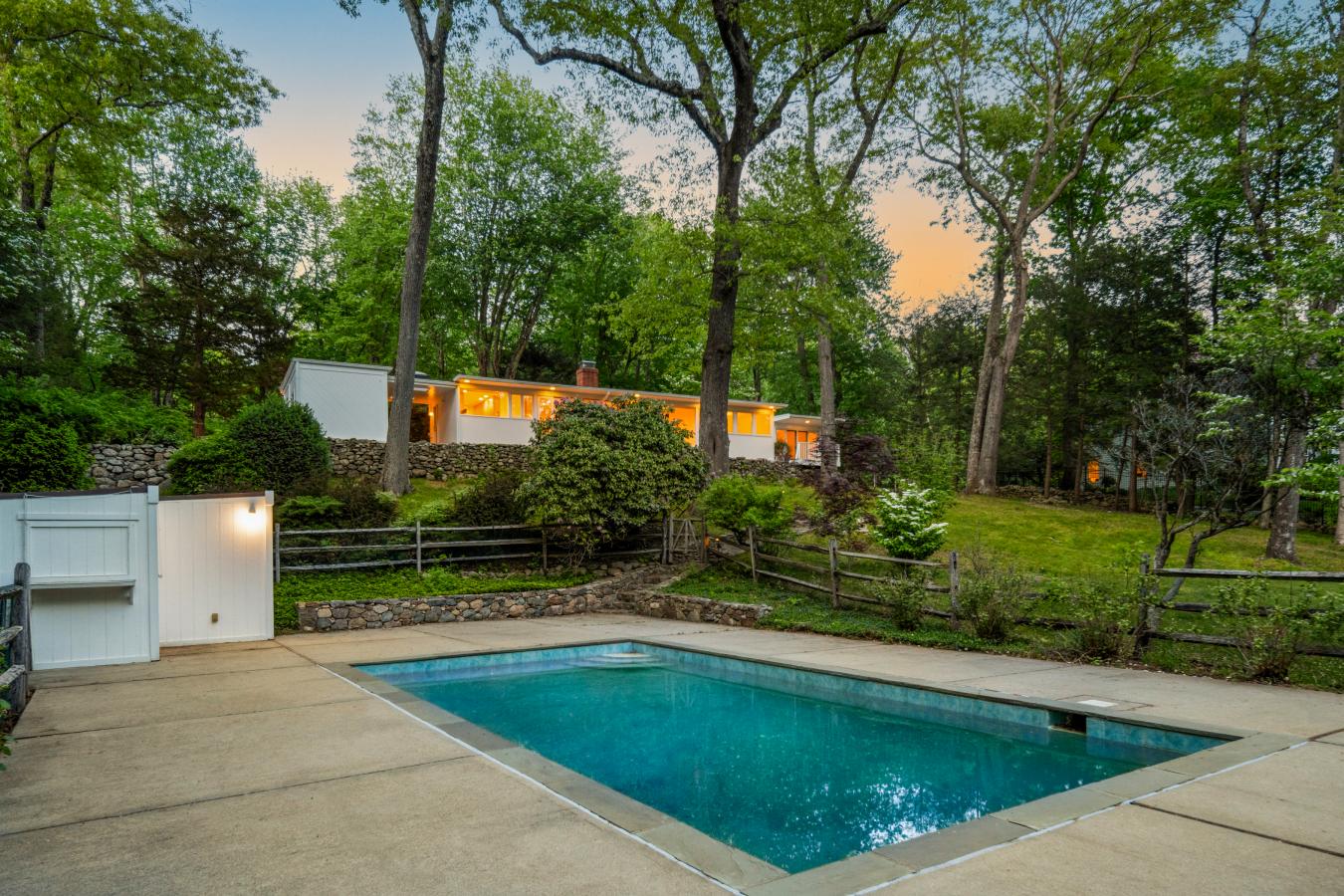 Weston, Connecticut, 06883, United States, 3 Bedrooms Bedrooms, ,2 BathroomsBathrooms,Residential,For Sale,2049801