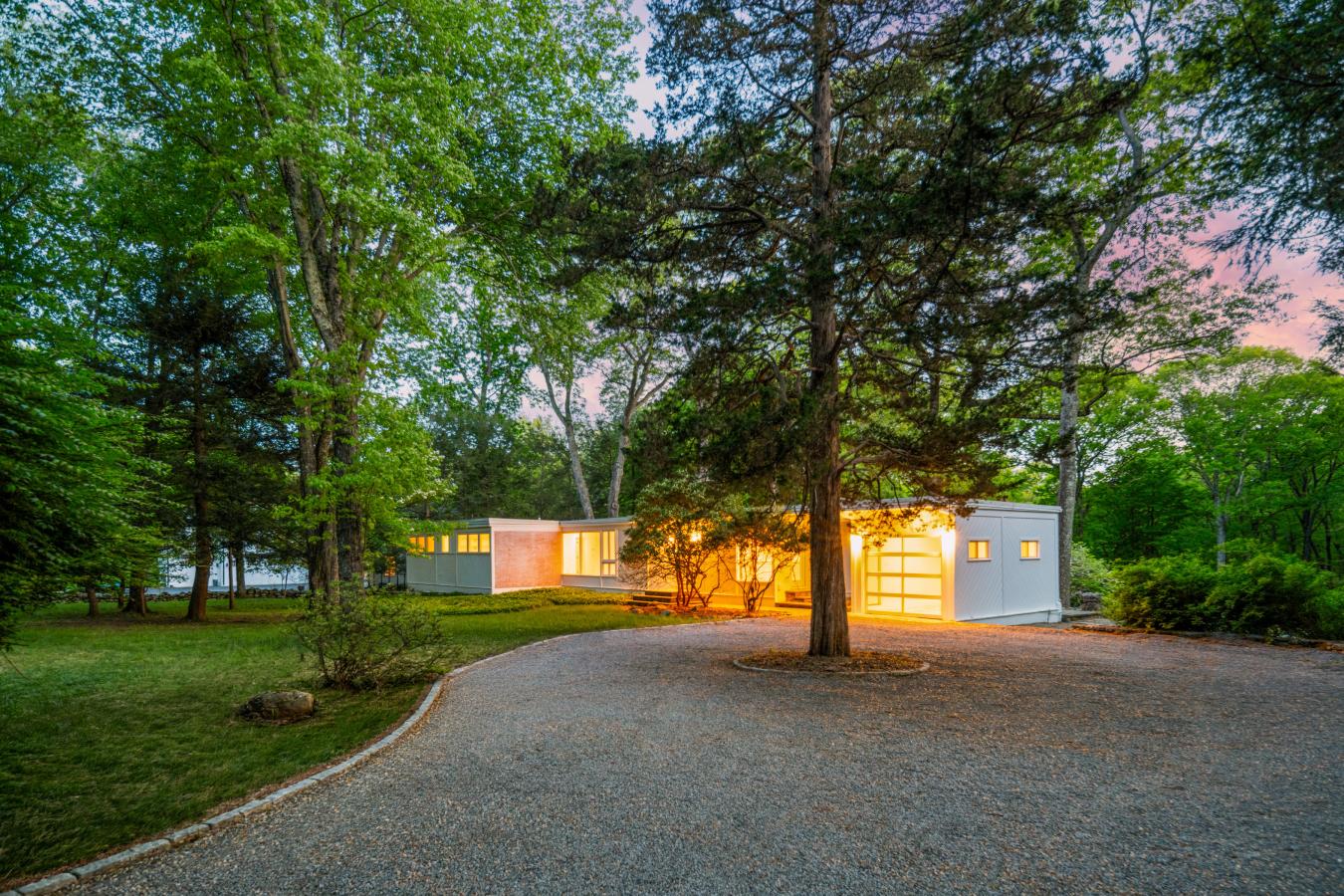 Weston, Connecticut, 06883, United States, 3 Bedrooms Bedrooms, ,2 BathroomsBathrooms,Residential,For Sale,2049801