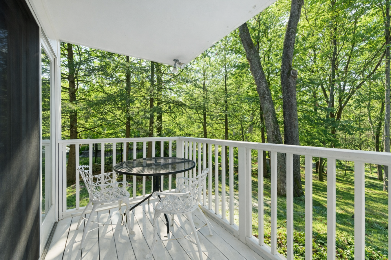 Weston, Connecticut, 06883, United States, 3 Bedrooms Bedrooms, ,2 BathroomsBathrooms,Residential,For Sale,2049801
