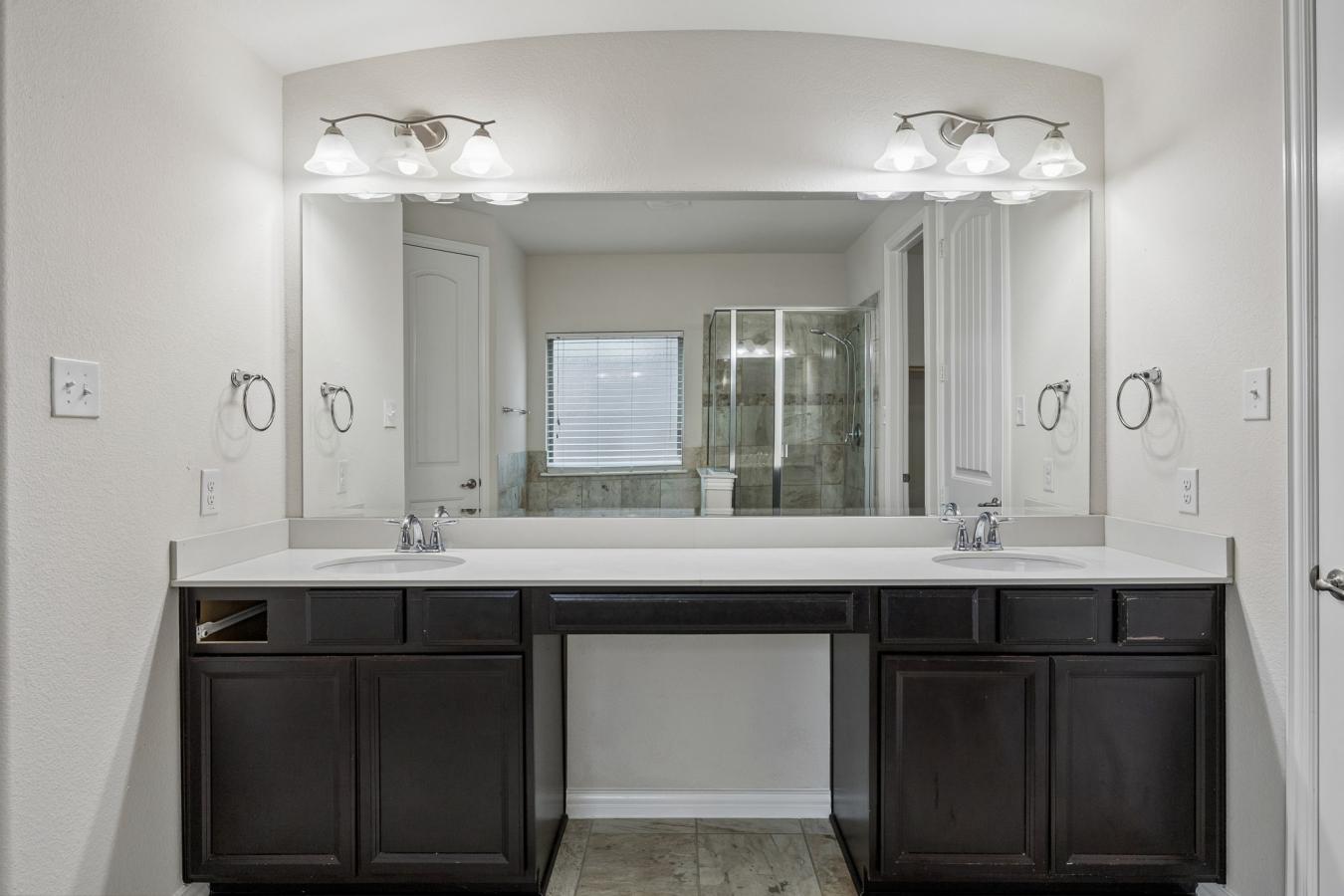McKinney, Collin, 75071, United States, 4 Bedrooms Bedrooms, ,3 BathroomsBathrooms,Residential,For Sale,2049797