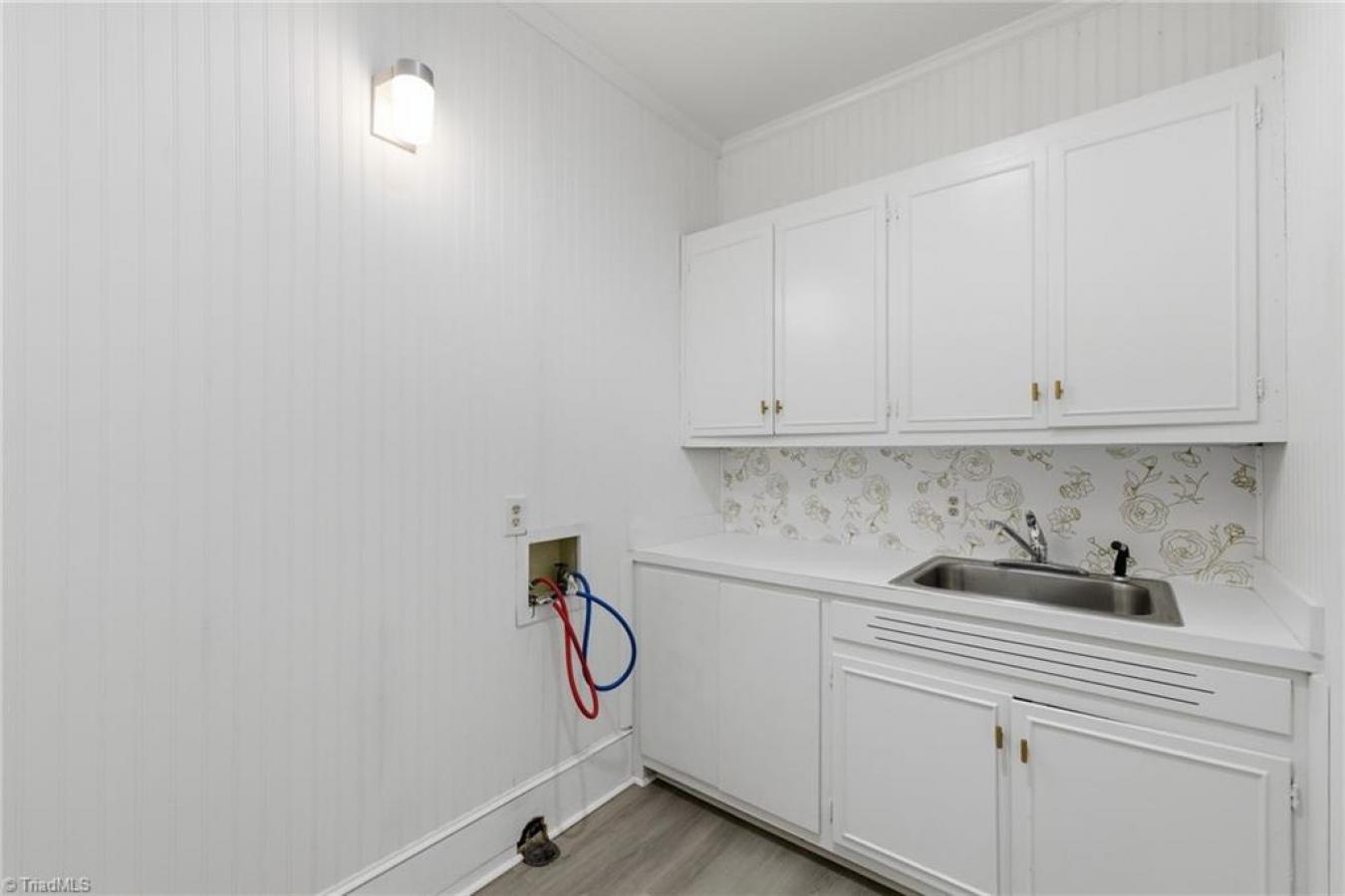 Statesville, Iredell, 28677, United States, 5 Bedrooms Bedrooms, ,4 BathroomsBathrooms,Residential,For Sale,2049795