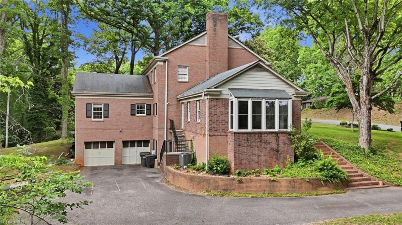 Statesville, Iredell, 28677, United States, 5 Bedrooms Bedrooms, ,4 BathroomsBathrooms,Residential,For Sale,2049795