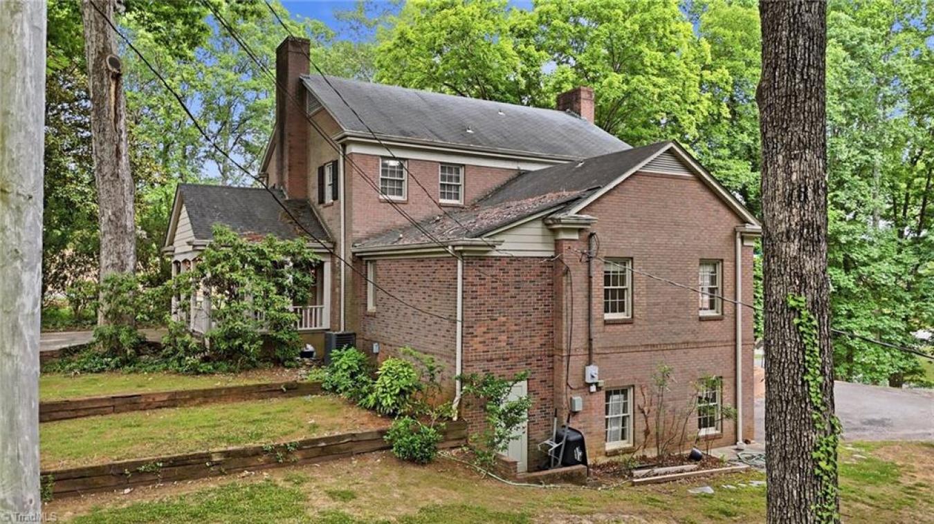 Statesville, Iredell, 28677, United States, 5 Bedrooms Bedrooms, ,4 BathroomsBathrooms,Residential,For Sale,2049795