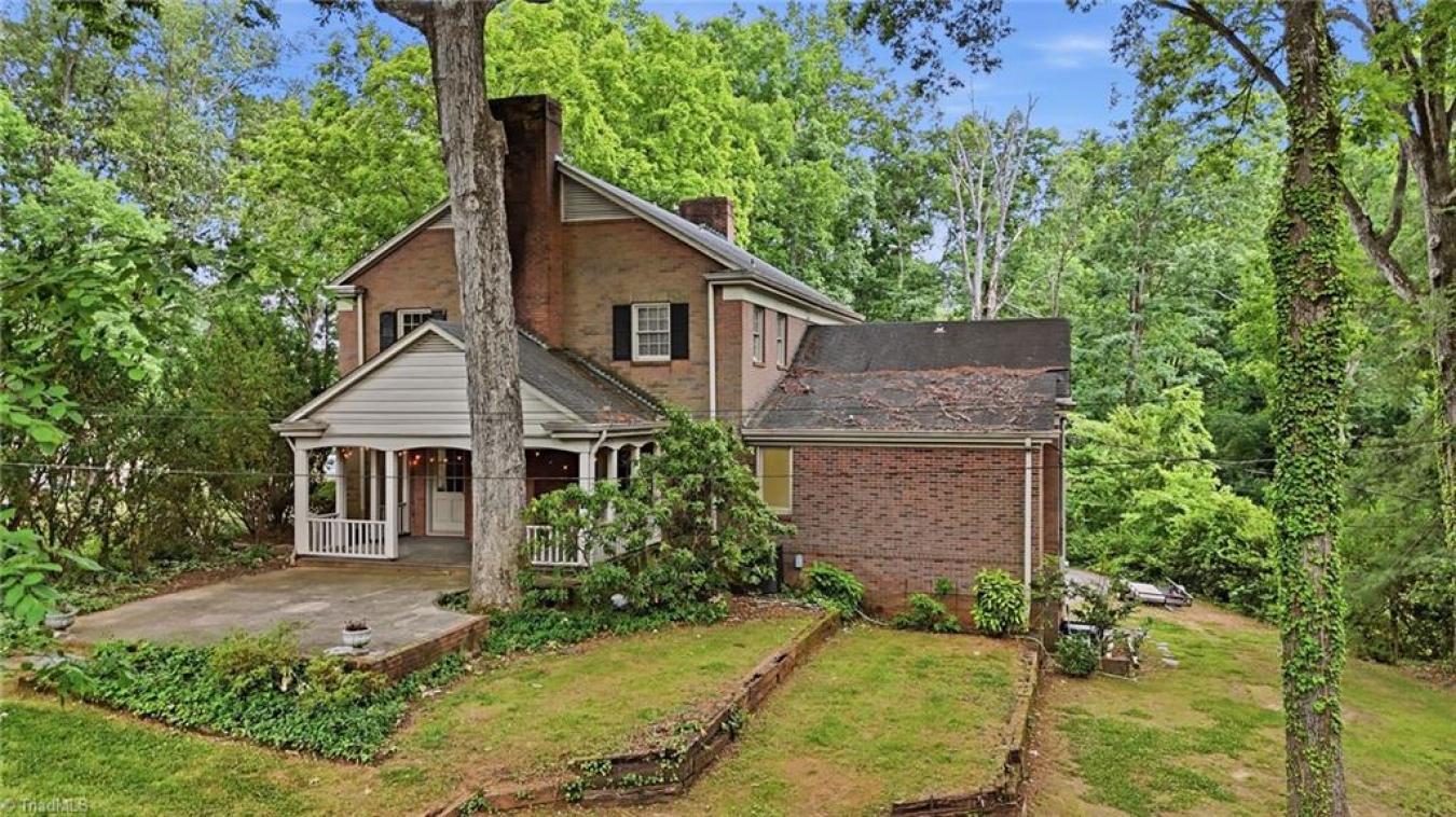 Statesville, Iredell, 28677, United States, 5 Bedrooms Bedrooms, ,4 BathroomsBathrooms,Residential,For Sale,2049795