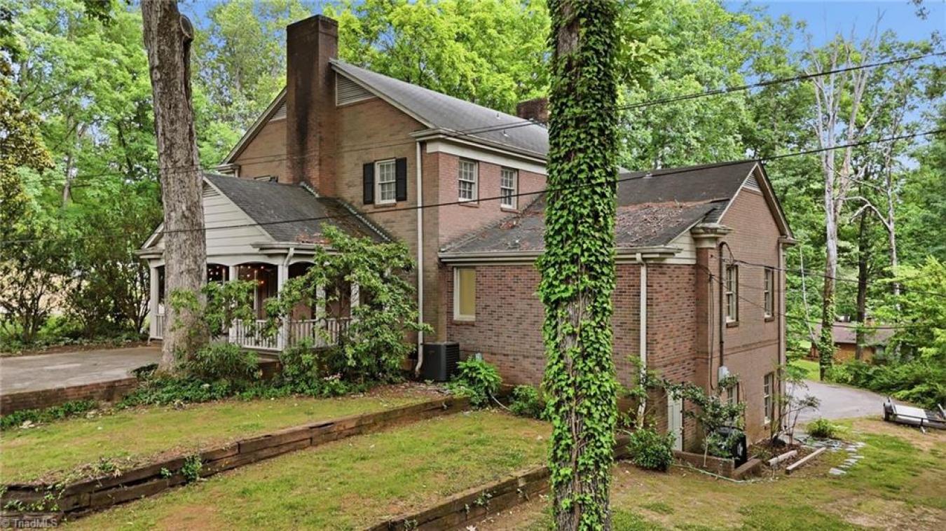Statesville, Iredell, 28677, United States, 5 Bedrooms Bedrooms, ,4 BathroomsBathrooms,Residential,For Sale,2049795