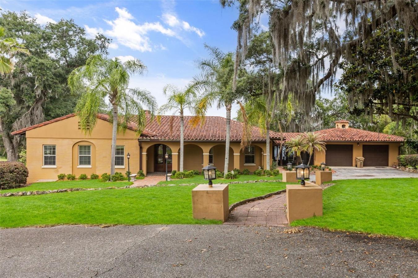 Eustis, Lake, 32726, United States, 4 Bedrooms Bedrooms, ,4 BathroomsBathrooms,Residential,For Sale,2049791