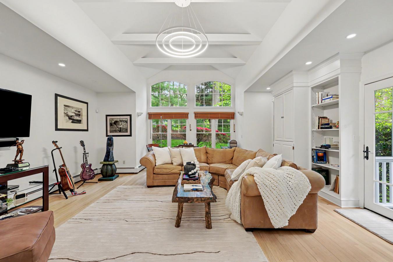 Westport, Connecticut, 06880, United States, 6 Bedrooms Bedrooms, ,6 BathroomsBathrooms,Residential,For Sale,2049789