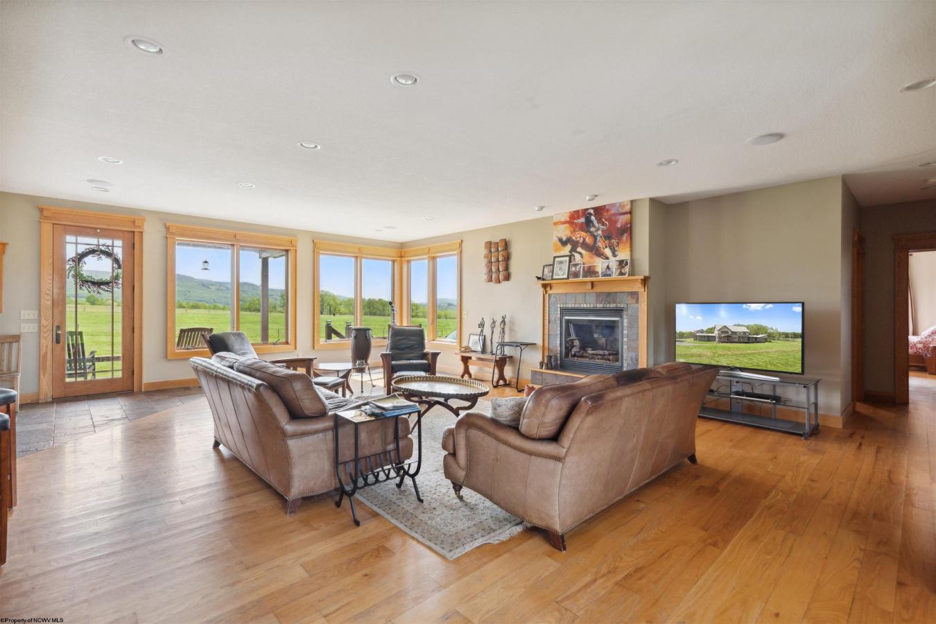 Davis, Tucker, 26260, United States, 7 Bedrooms Bedrooms, ,5 BathroomsBathrooms,Residential,For Sale,2049784