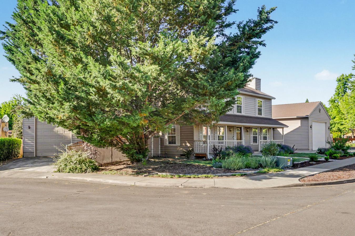 Medford, Jackson, 97504, United States, ,Residential,For Sale,2049781