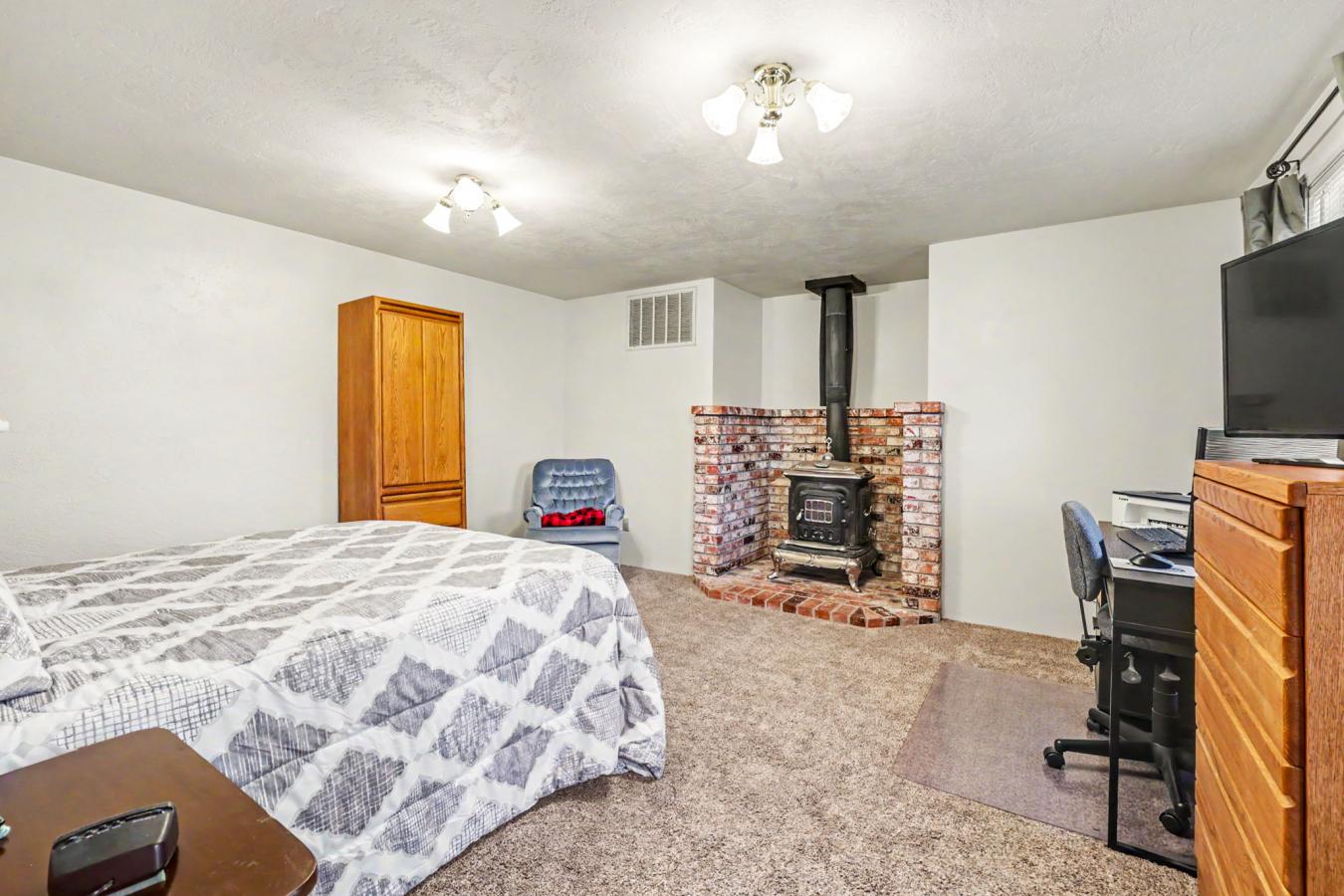 Medford, Jackson, 97504, United States, ,Residential,For Sale,2049781
