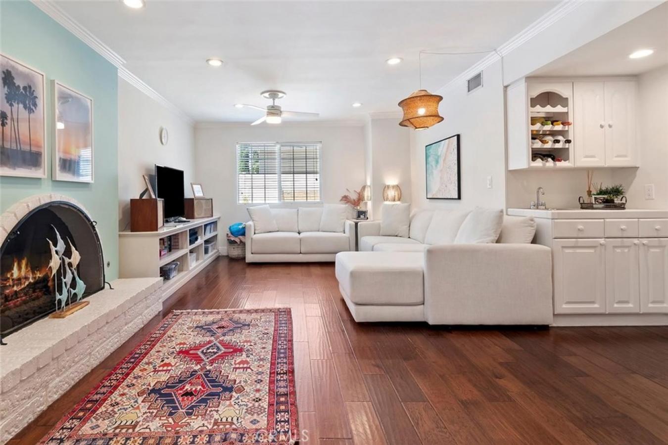 Chatsworth, Los Angeles, 91311, United States, 4 Bedrooms Bedrooms, ,3 BathroomsBathrooms,Residential,For Sale,2049780