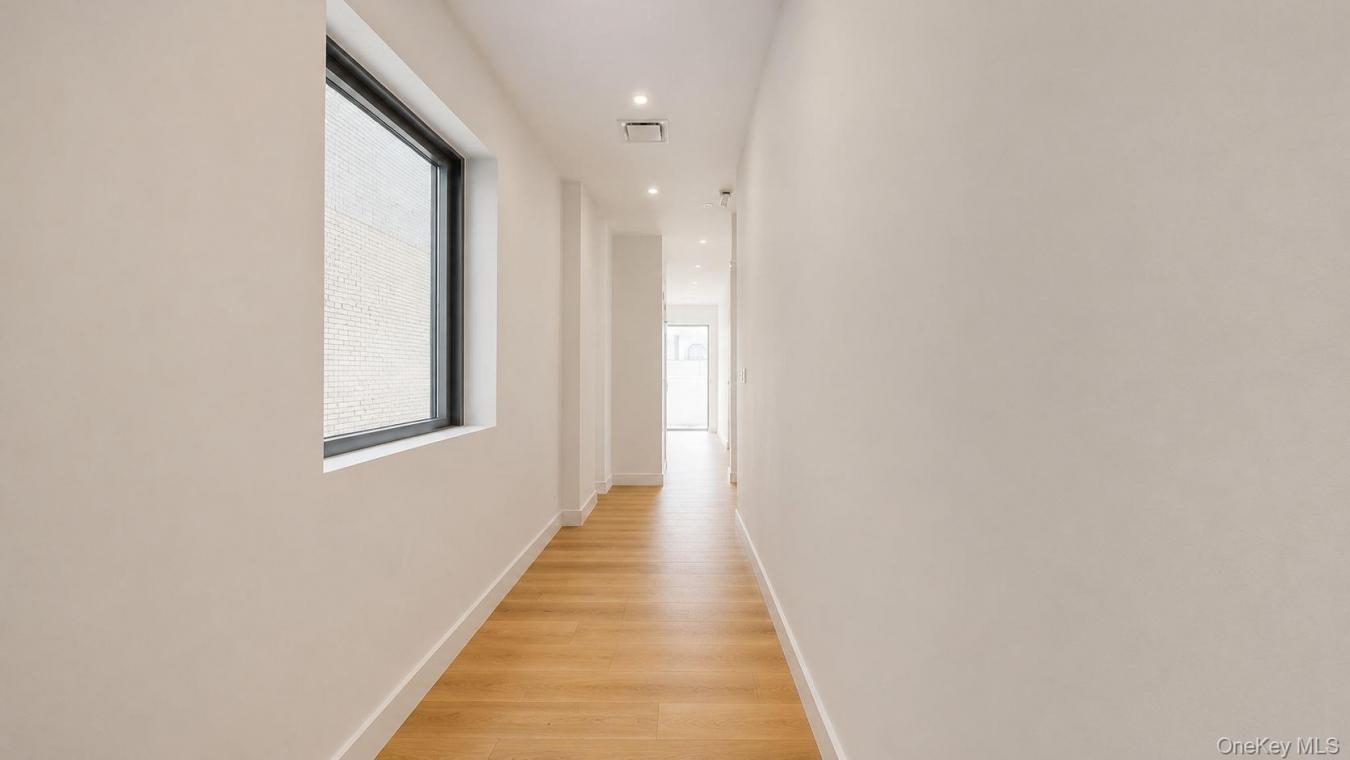 New York, New York (Manhattan), 10003, United States, 2 Bedrooms Bedrooms, ,2 BathroomsBathrooms,Residential,For Sale,2049779