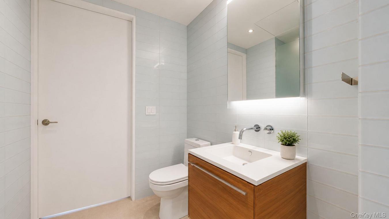 New York, New York (Manhattan), 10003, United States, 2 Bedrooms Bedrooms, ,2 BathroomsBathrooms,Residential,For Sale,2049779