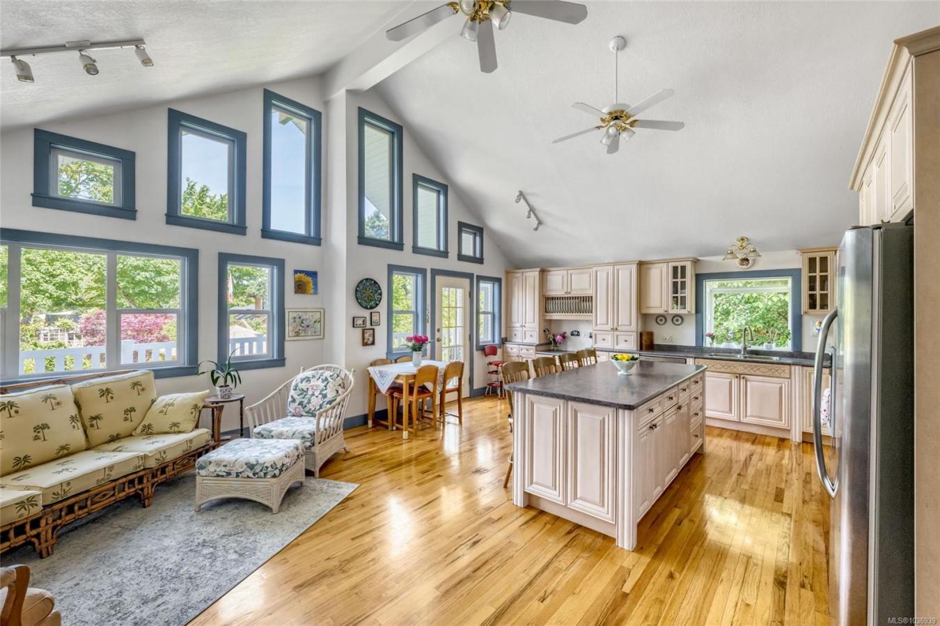 Duncan, Duncan, City of, V9L 2M4, Canada, 5 Bedrooms Bedrooms, ,4 BathroomsBathrooms,Residential,For Sale,2049771