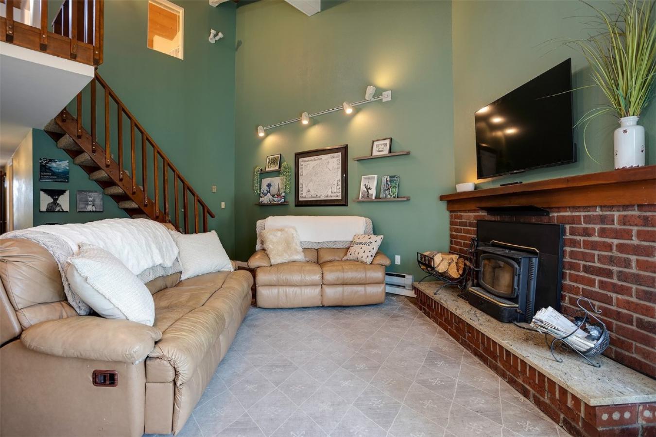 Steamboat Springs, Routt, 80487, United States, 3 Bedrooms Bedrooms, ,3 BathroomsBathrooms,Residential,For Sale,2049769