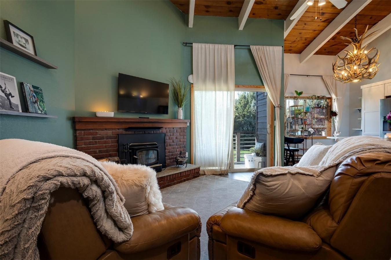 Steamboat Springs, Routt, 80487, United States, 3 Bedrooms Bedrooms, ,3 BathroomsBathrooms,Residential,For Sale,2049769