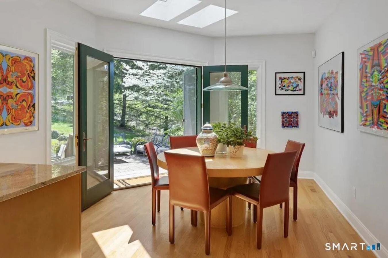 Stamford, Fairfield, 06902, United States, 6 Bedrooms Bedrooms, ,5 BathroomsBathrooms,Residential,For Sale,2049768