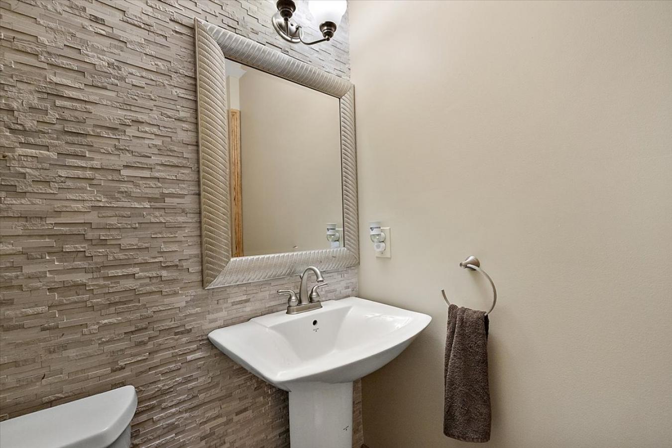 Oxford, Oxford Township, 48371, United States, 3 Bedrooms Bedrooms, ,2 BathroomsBathrooms,Residential,For Sale,2049765