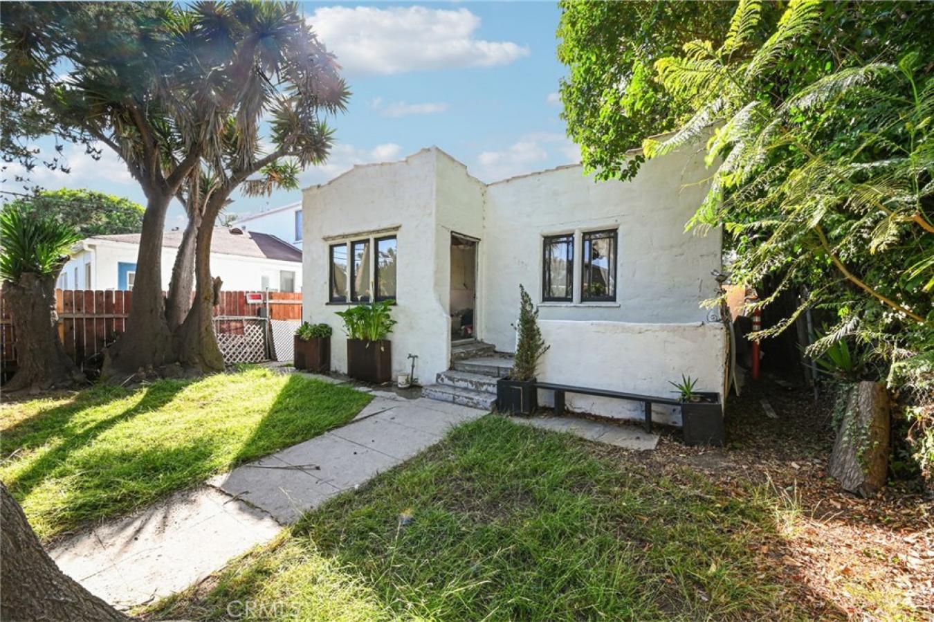Santa Monica, Los Angeles, 90405, United States, 2 Bedrooms Bedrooms, ,1 BathroomBathrooms,Residential,For Sale,2049763