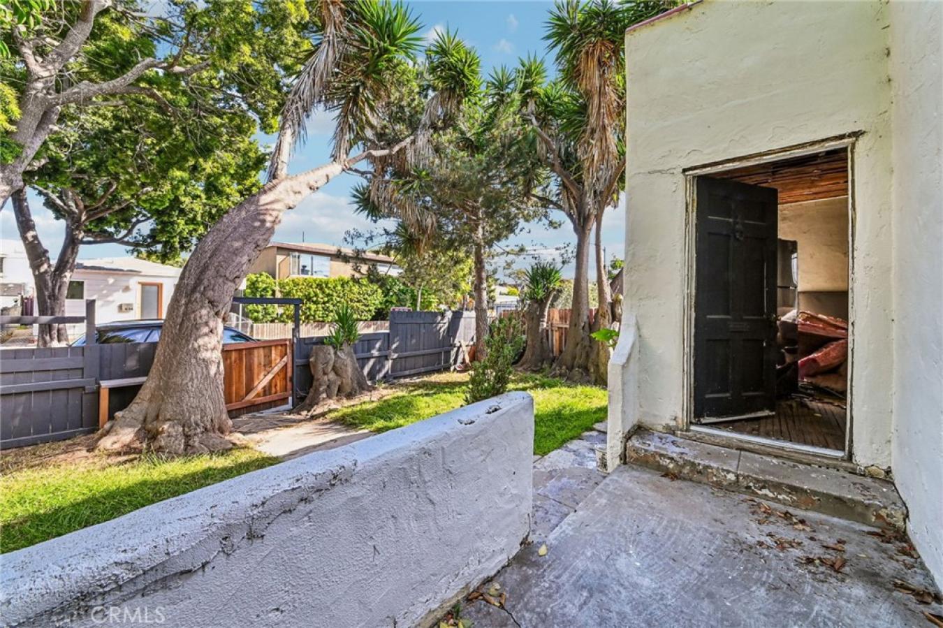 Santa Monica, Los Angeles, 90405, United States, 2 Bedrooms Bedrooms, ,1 BathroomBathrooms,Residential,For Sale,2049763
