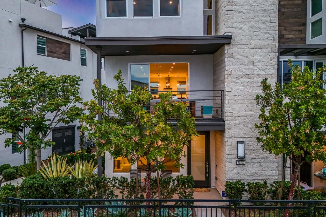 San Diego, California, 92108, United States, 4 Bedrooms Bedrooms, ,3 BathroomsBathrooms,Residential,For Sale,2049759